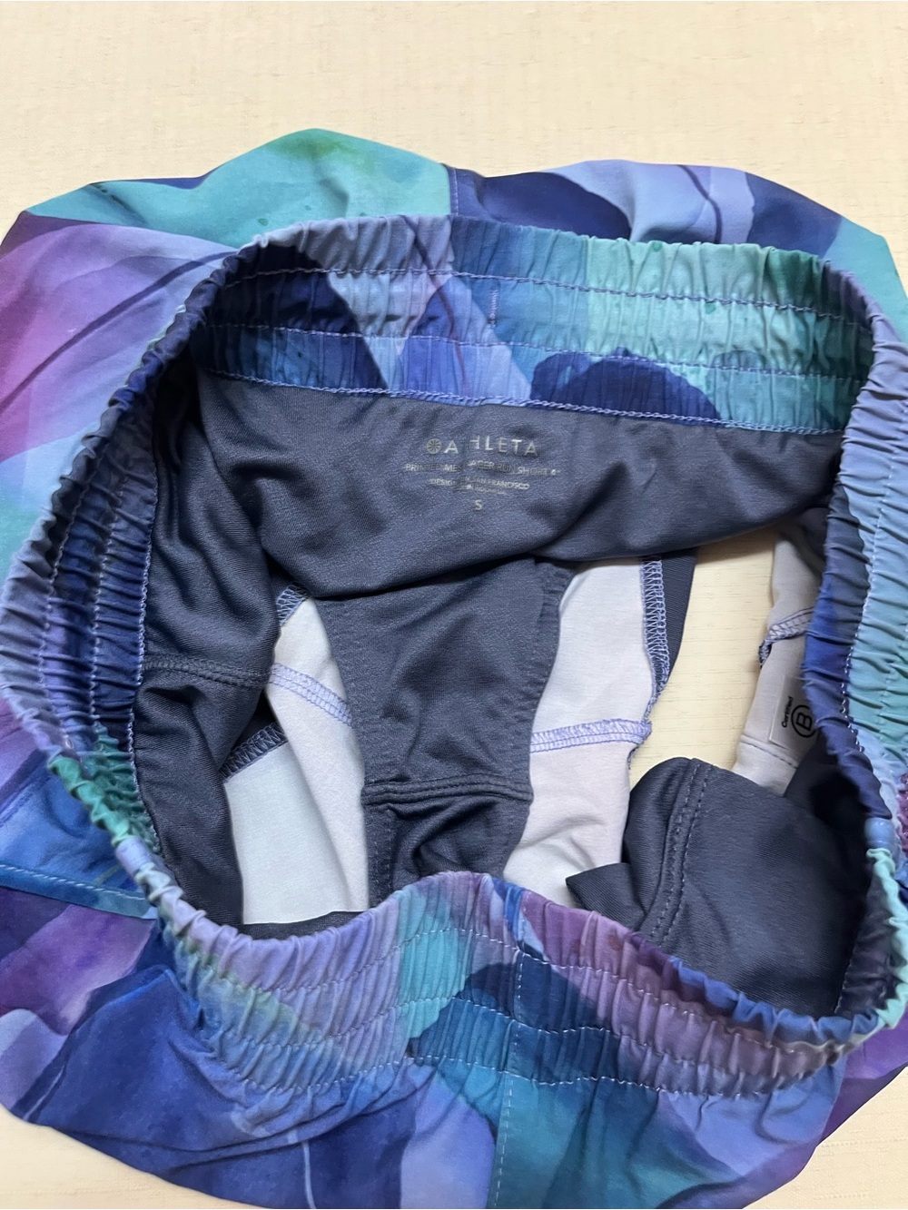 Athleta S Mesh Racer Run 4” shorts - Picture 7 of 15